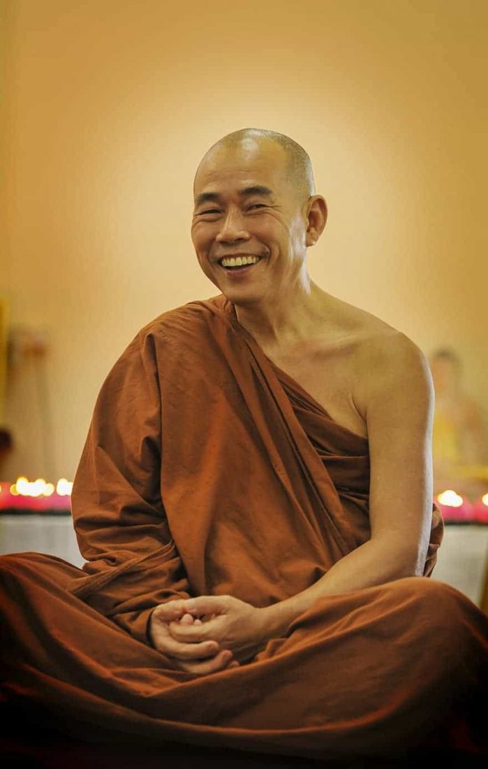 Buddhist_humor_old_monk_laughing